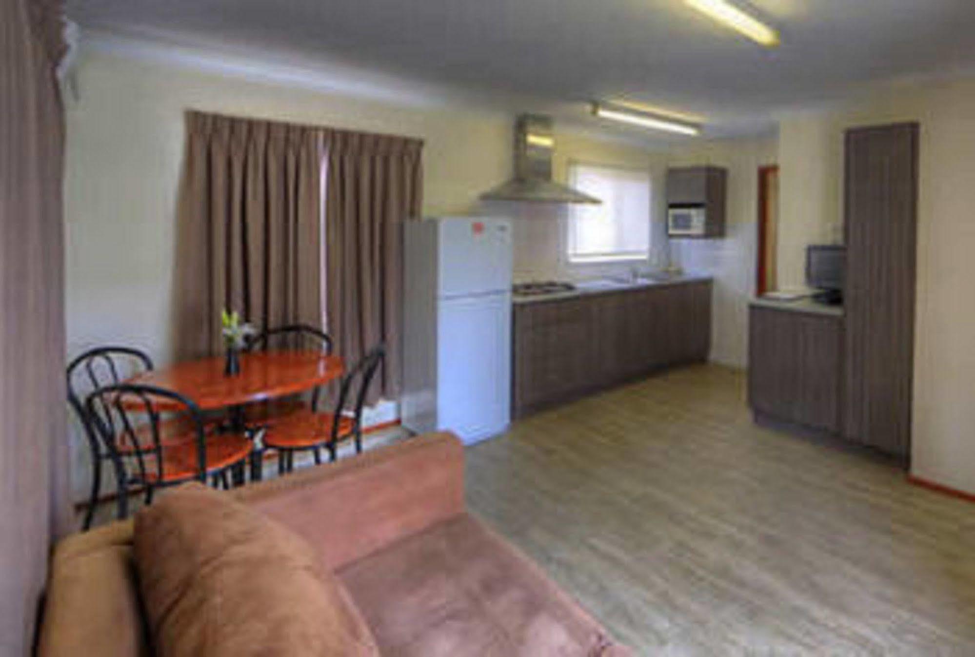 Central Caravan Park Perth Exterior photo