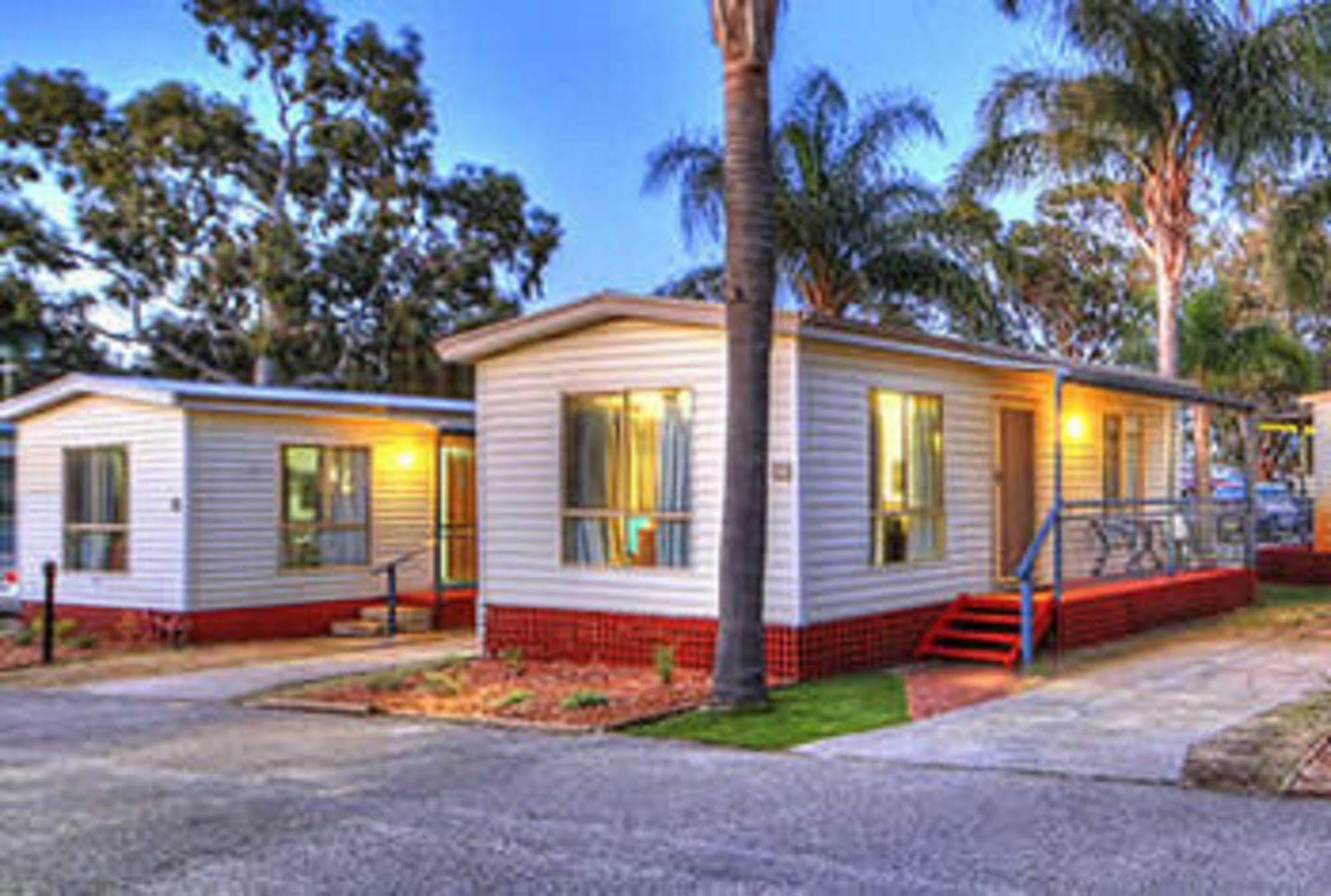 Central Caravan Park Perth Exterior photo